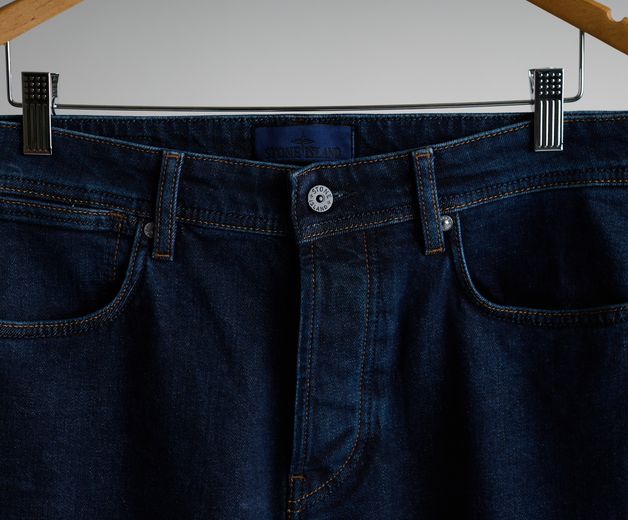 Stone Island 98% Denim-Rinsed Jeans Close Up Waist